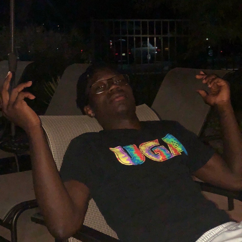 Meet your Posher, Kamari